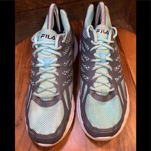 Fila womens sneakers.  Inv 5068a
